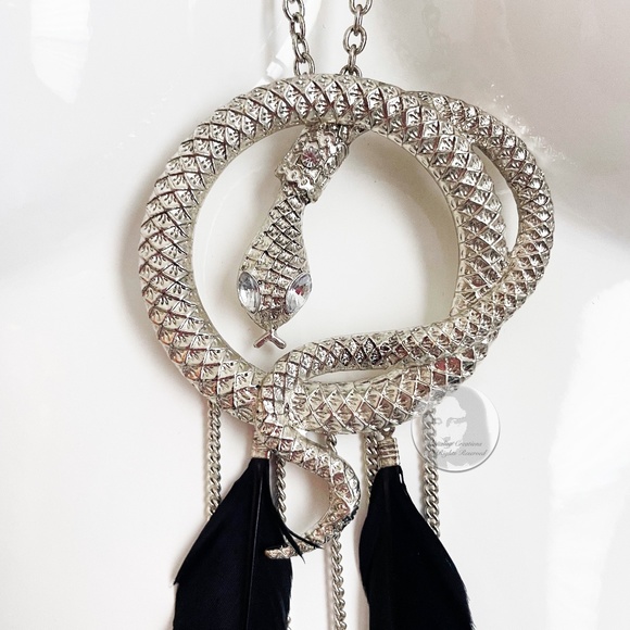 Vintage Snake and Feather 6" Pendant Necklace Silver Metal Serpent Feathers 80s - Picture 8 of 13